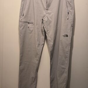 The North Face Men's Light Gray Cargo Pants